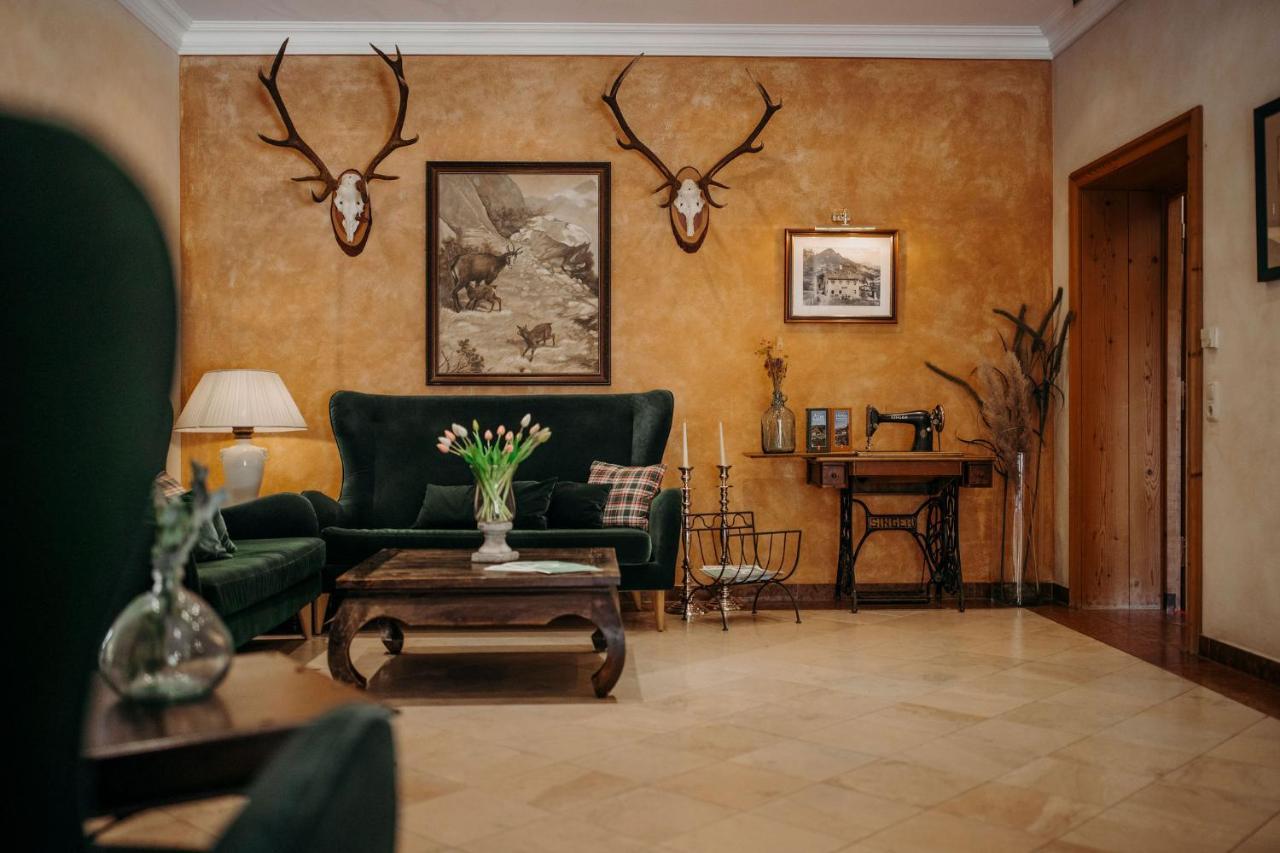 Lerchs Landhotel 상트조한임퐁가우 외부 사진